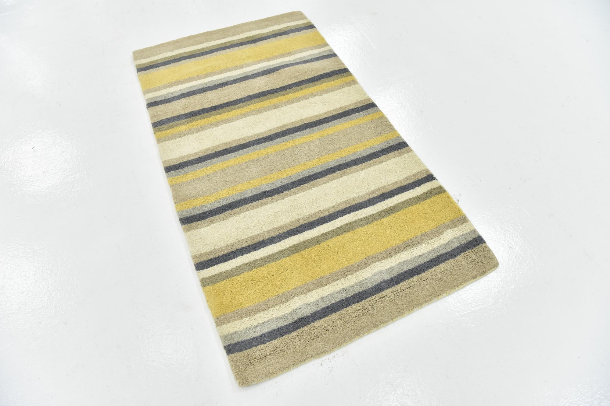 2' 8 x 4' 10 Luna Wool Rug
