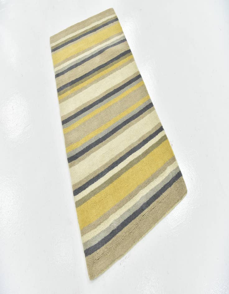 Detail image of 2' 8 x 4' 10 Luna Wool Rug