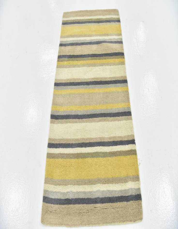 Detail image of 2' 8 x 4' 10 Luna Wool Rug