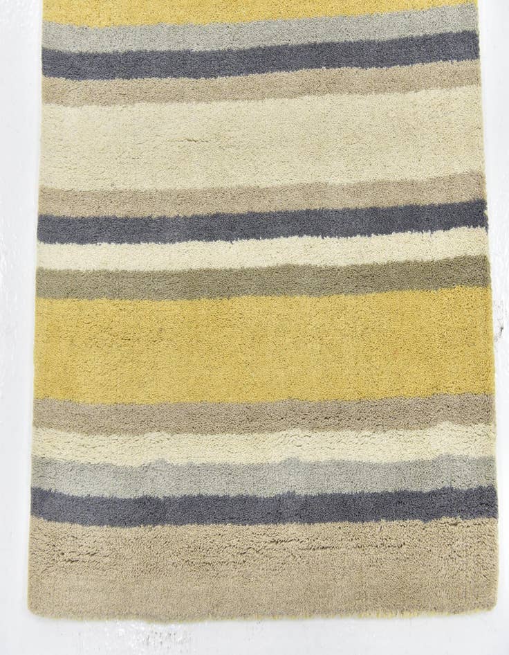 Detail image of 2' 8 x 4' 10 Luna Wool Rug