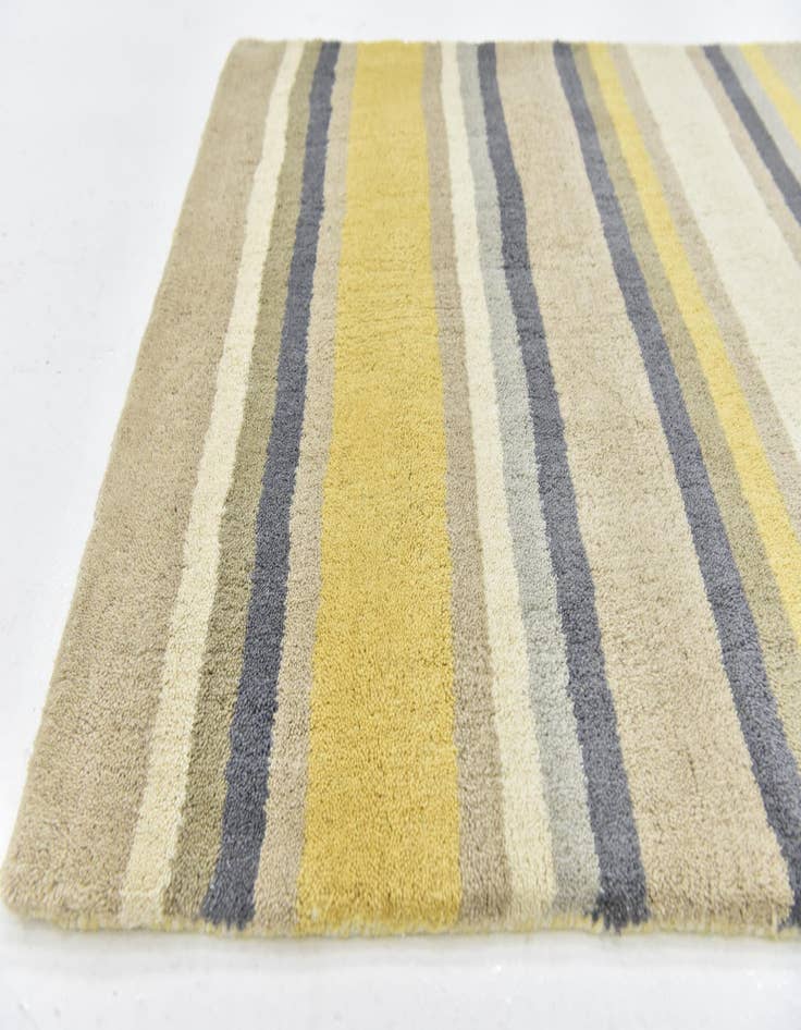 Detail image of 2' 8 x 4' 10 Luna Wool Rug