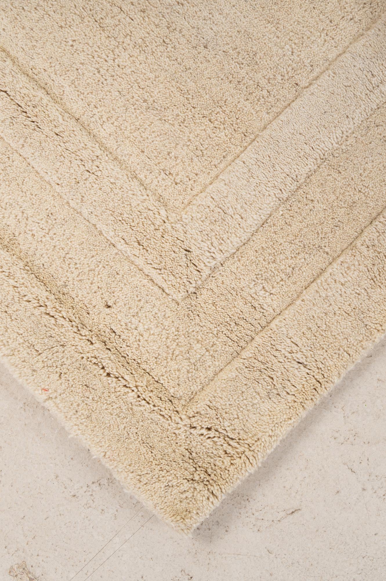 2' 8 x 4' 10 Luna Wool Rug