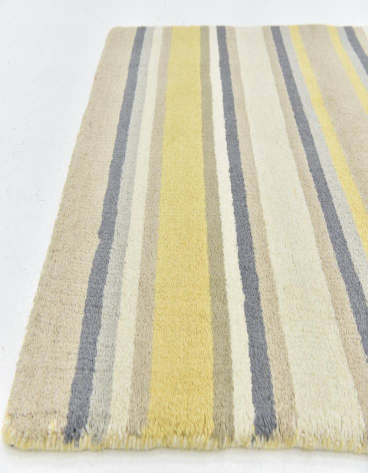 Detail image of 2' 8 x 4' 10 Luna Wool Rug