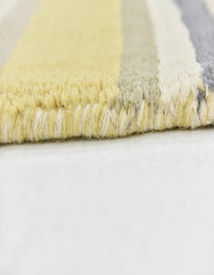 Detail image of 2' 8 x 4' 10 Luna Wool Rug