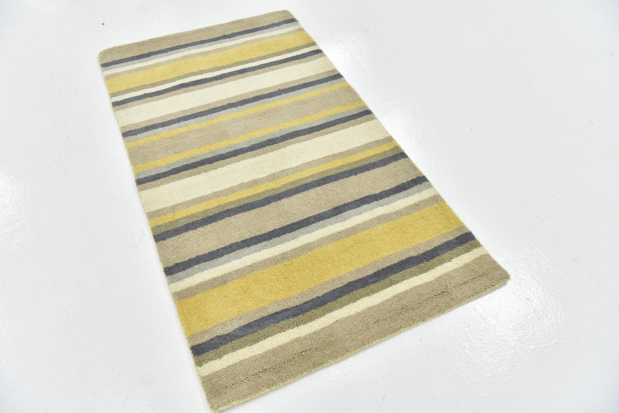 2' 8 x 4' 10 Luna Wool Rug