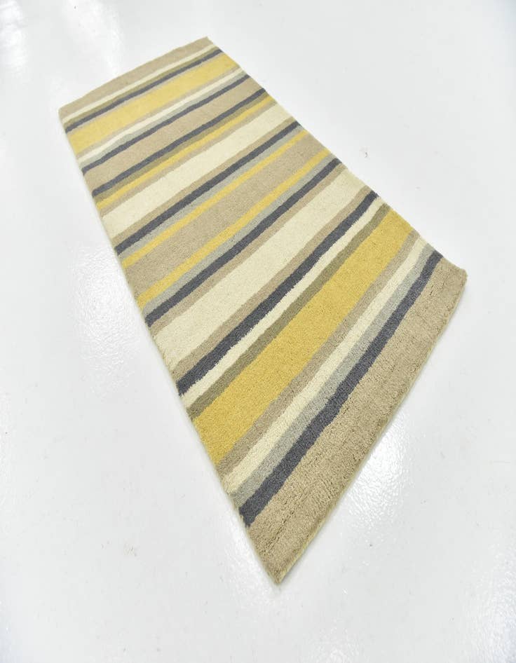 Detail image of 2' 8 x 4' 10 Luna Wool Rug