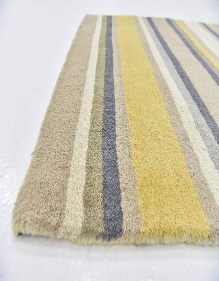 Detail image of 2' 8 x 4' 10 Luna Wool Rug