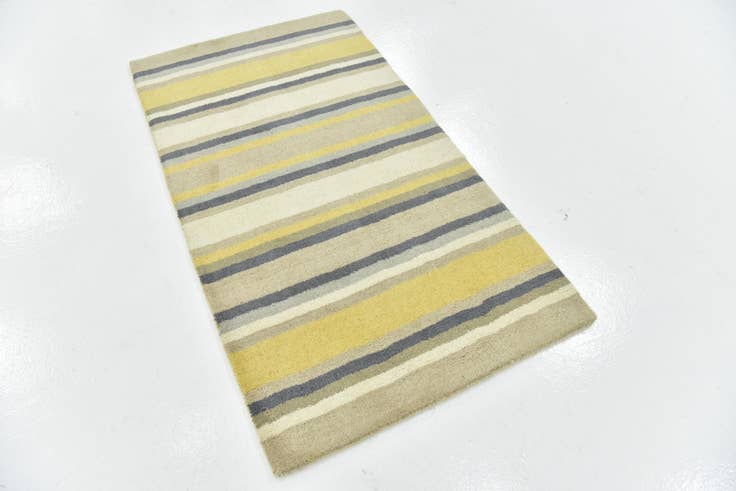 Detail image of 2' 9 x 4' 10 Luna Wool Rug