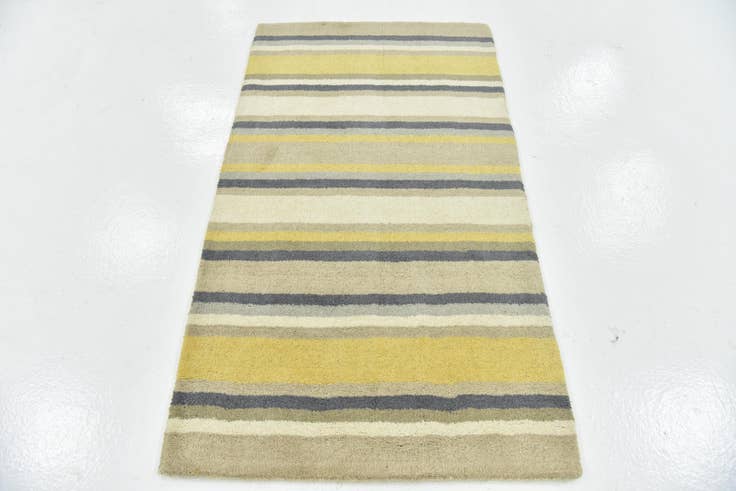 Detail image of 2' 9 x 4' 10 Luna Wool Rug