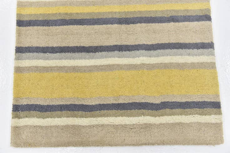 Detail image of 2' 9 x 4' 10 Luna Wool Rug