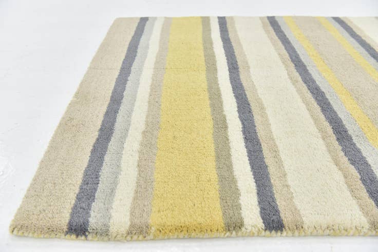 Detail image of 2' 9 x 4' 10 Luna Wool Rug