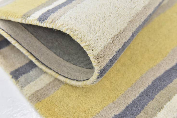 Detail image of 2' 9 x 4' 10 Luna Wool Rug