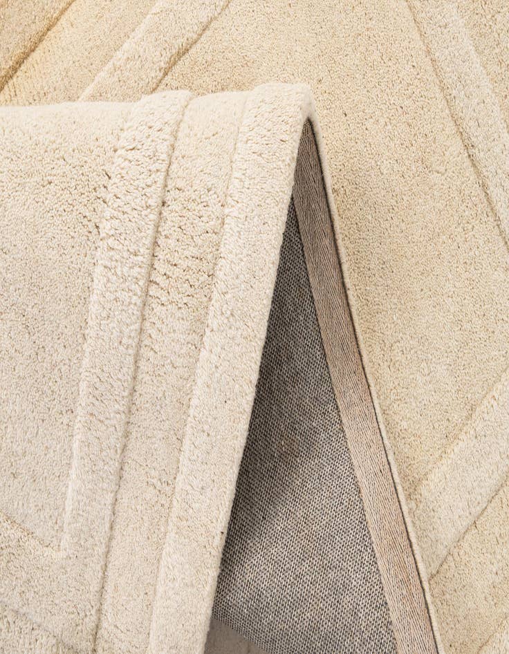 Detail image of 2' 8 x 5' Luna Wool Rug