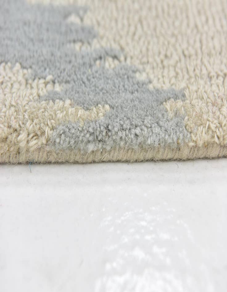 Detail image of 3' x 5' Luna Wool Rug