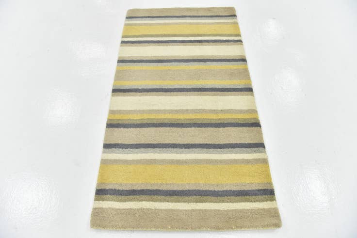 Detail image of 2' 8 x 4' 10 Luna Wool Rug