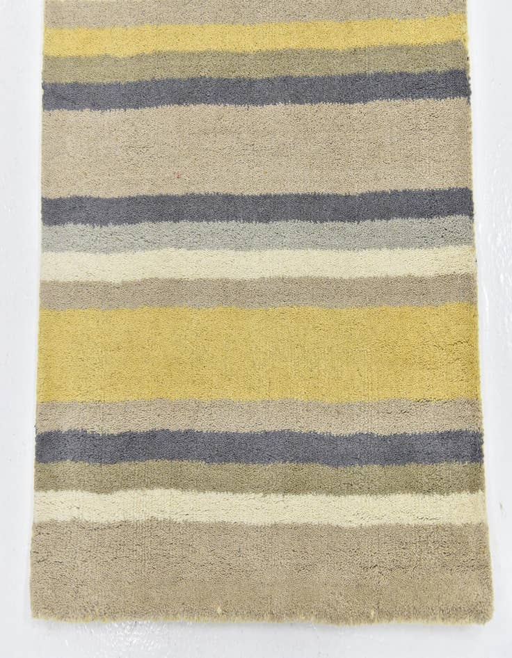 Detail image of 2' 8 x 4' 10 Luna Wool Rug