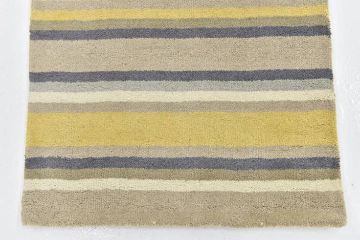 Detail image of 2' 8 x 4' 10 Luna Wool Rug