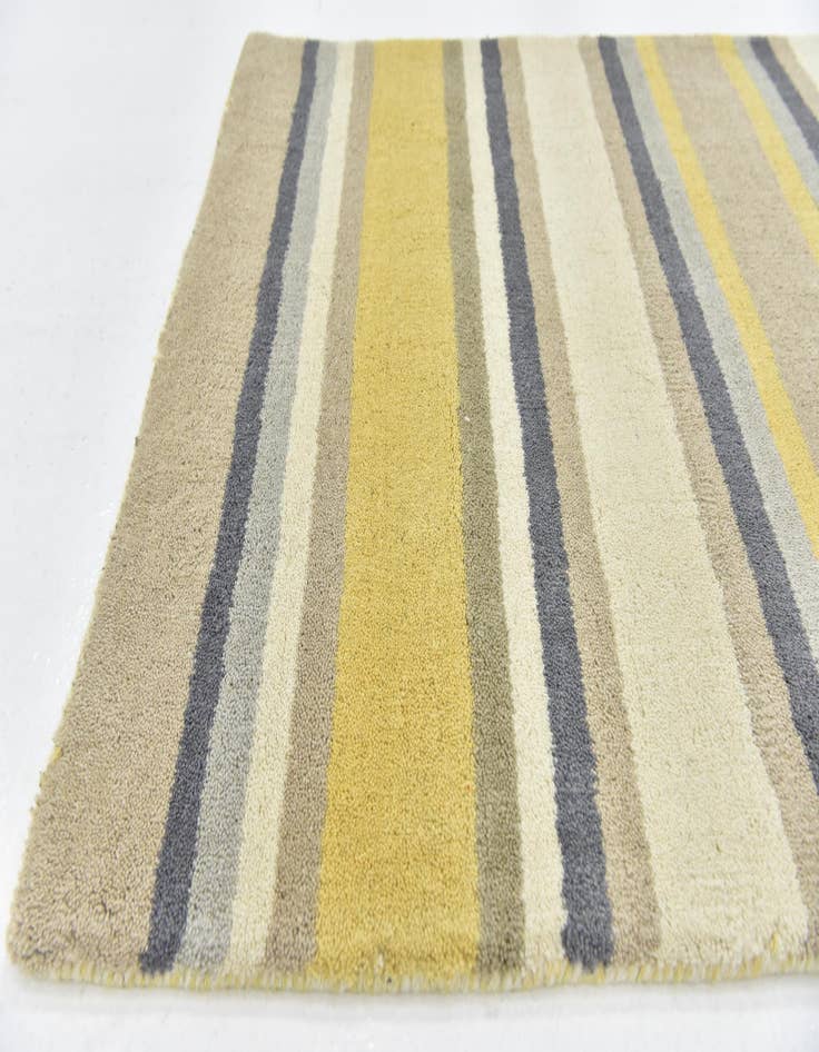 Detail image of 2' 8 x 4' 10 Luna Wool Rug