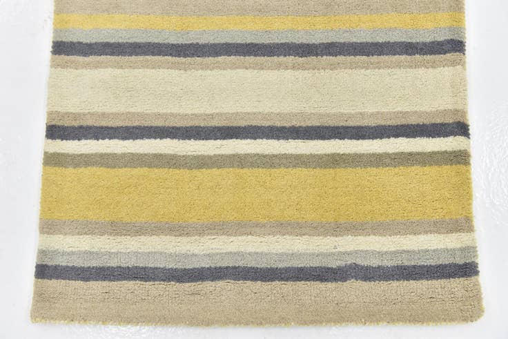 Detail image of 2' 8 x 4' 10 Luna Wool Rug
