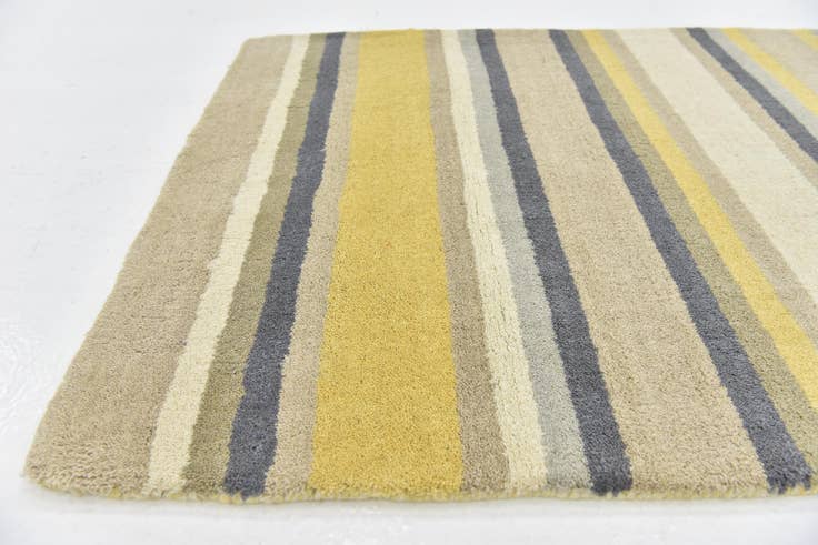 Detail image of 2' 8 x 4' 10 Luna Wool Rug