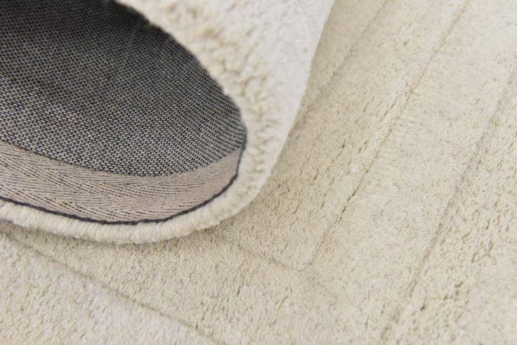 Detail image of 2' 8 x 5' Luna Wool Rug