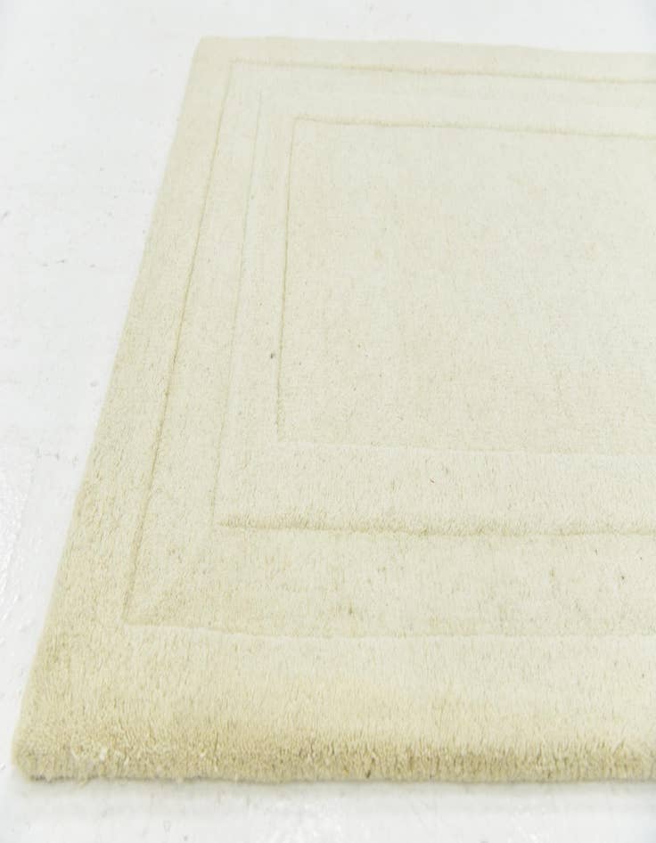 Detail image of 2' 9 x 5' Luna Wool Rug