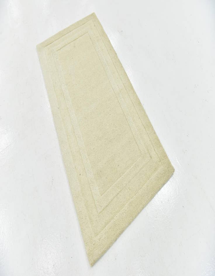 Detail image of 2' 7 x 4' 10 Luna Wool Rug