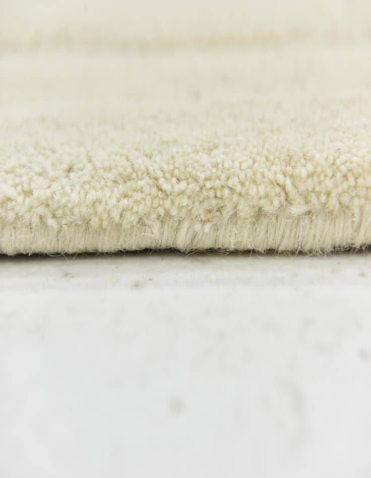 Detail image of 2' 7 x 4' 10 Luna Wool Rug