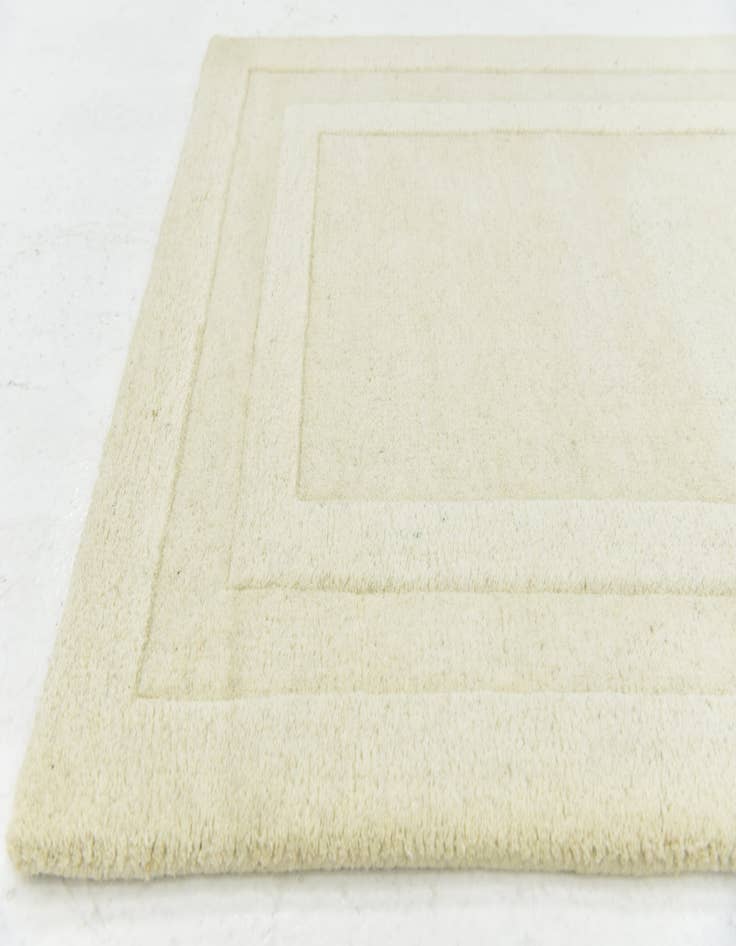 Detail image of 2' 9 x 5' Luna Wool Rug