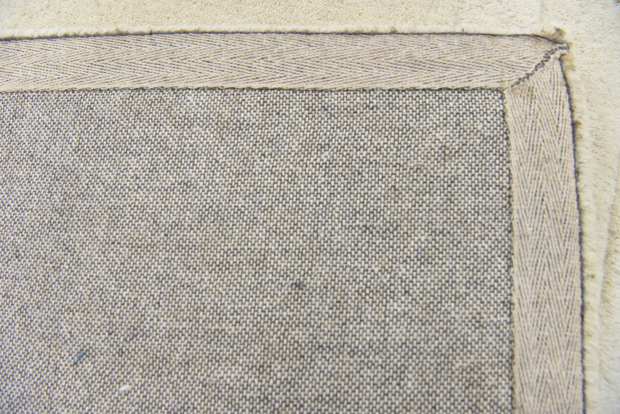 2' 9 x 5' Luna Wool Rug