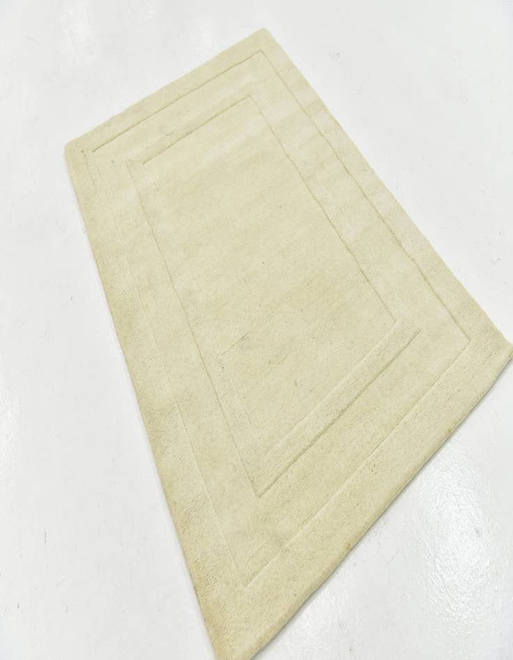 Detail image of 4' x 5' 6 Luna Wool Rug