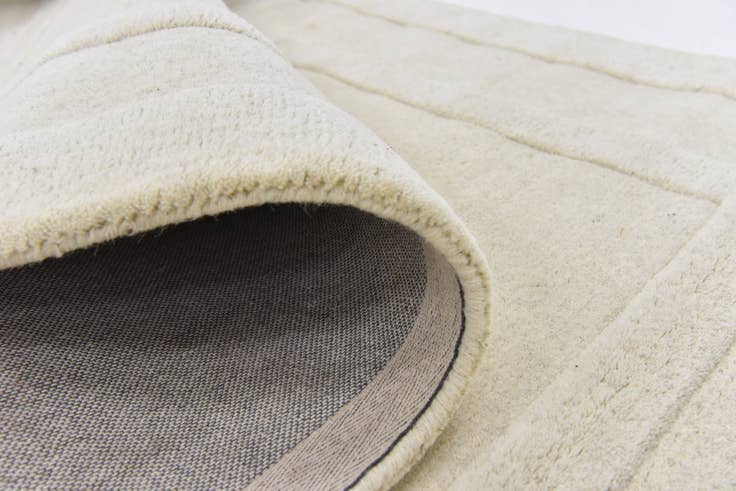 Detail image of 4' x 5' 6 Luna Wool Rug