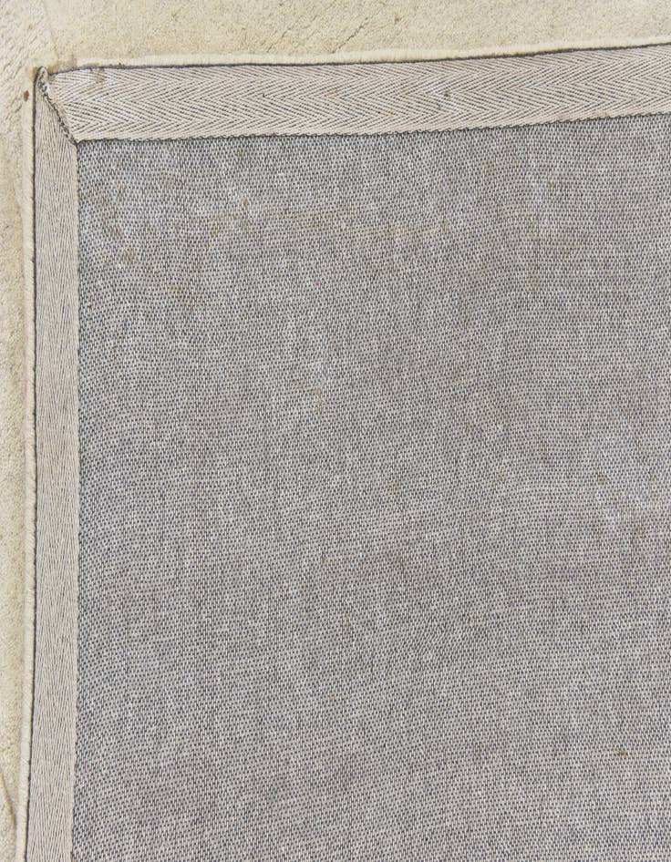 Detail image of 4' x 5' 6 Luna Wool Rug