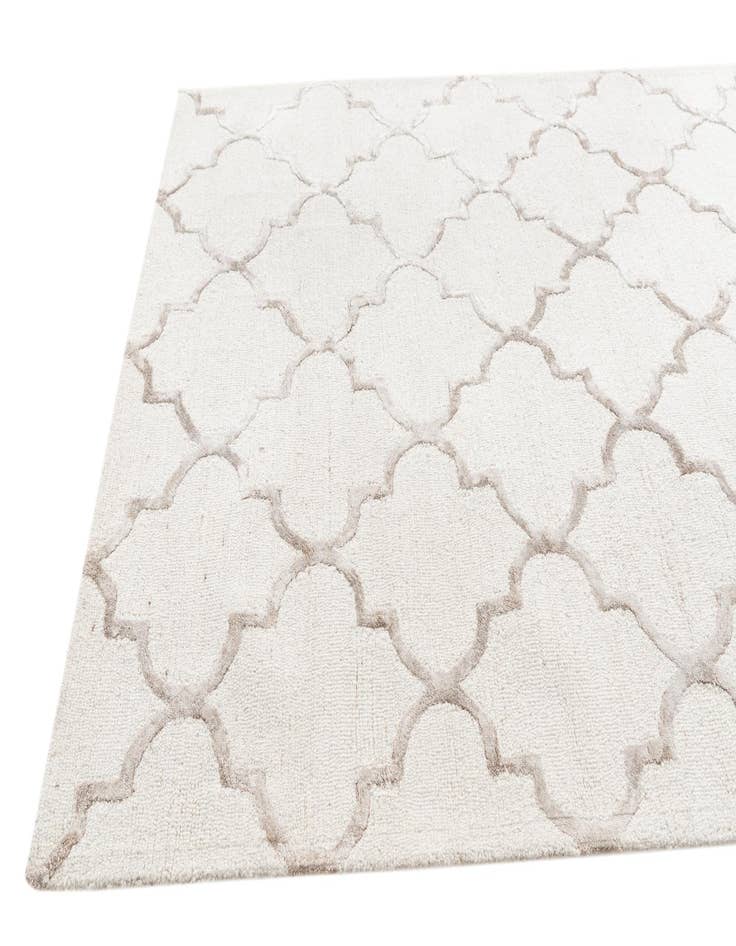 Detail image of 5' x 7' 5 Luna Rug