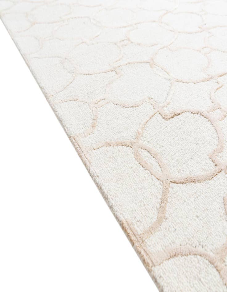 Detail image of 5' 1 x 7' 6 Luna Rug