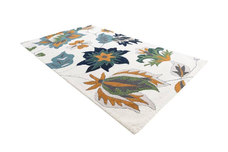Detail image of 5' 1 x 8' Luna Rug
