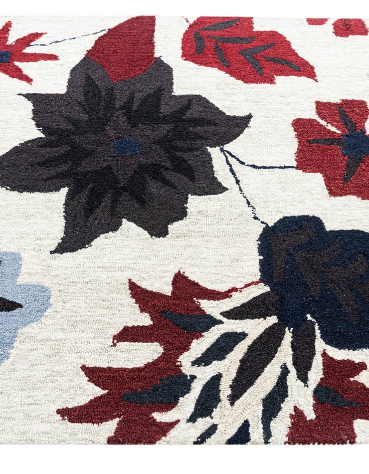 Detail image of 5' 1 x 8' Luna Rug
