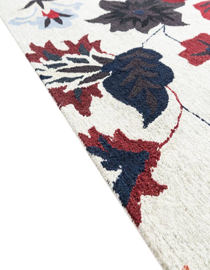 Detail image of 5' 1 x 8' Luna Rug