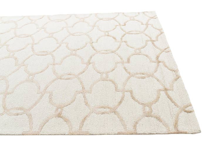 Detail image of 5' 1 x 7' 6 Luna Rug