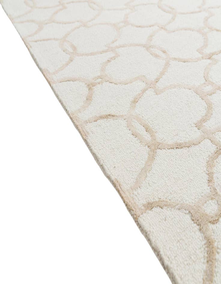 Detail image of 5' 1 x 7' 6 Luna Rug