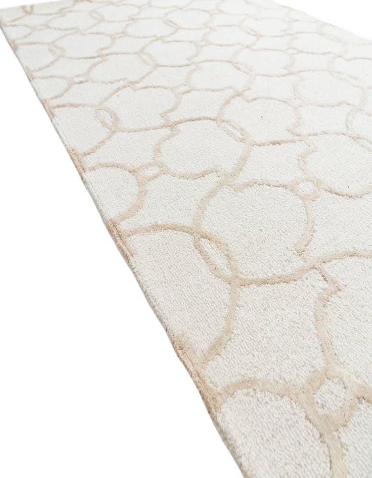 Detail image of 5' 1 x 7' 6 Luna Rug