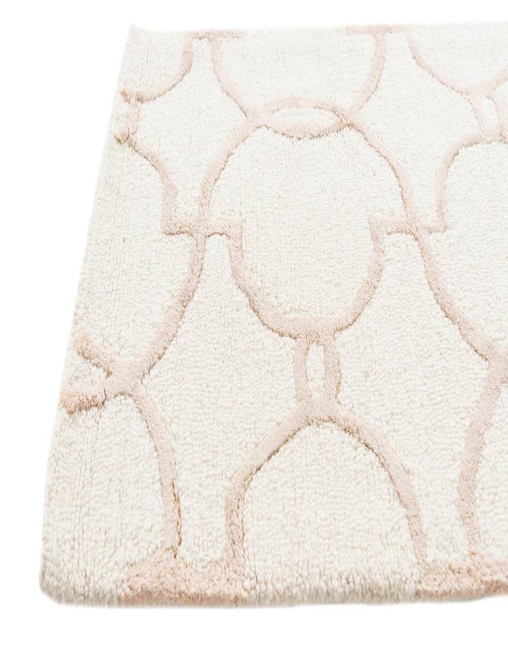 Detail image of 2' 1 x 3' 1 Luna Rug