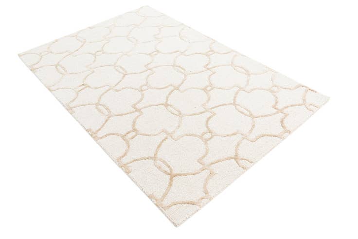 Detail image of 4' 1 x 6' Luna Rug