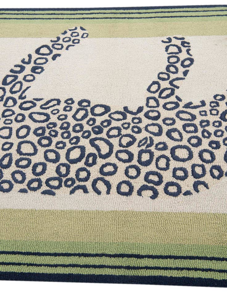 Detail image of 5' x 7' 10 Luna Rug