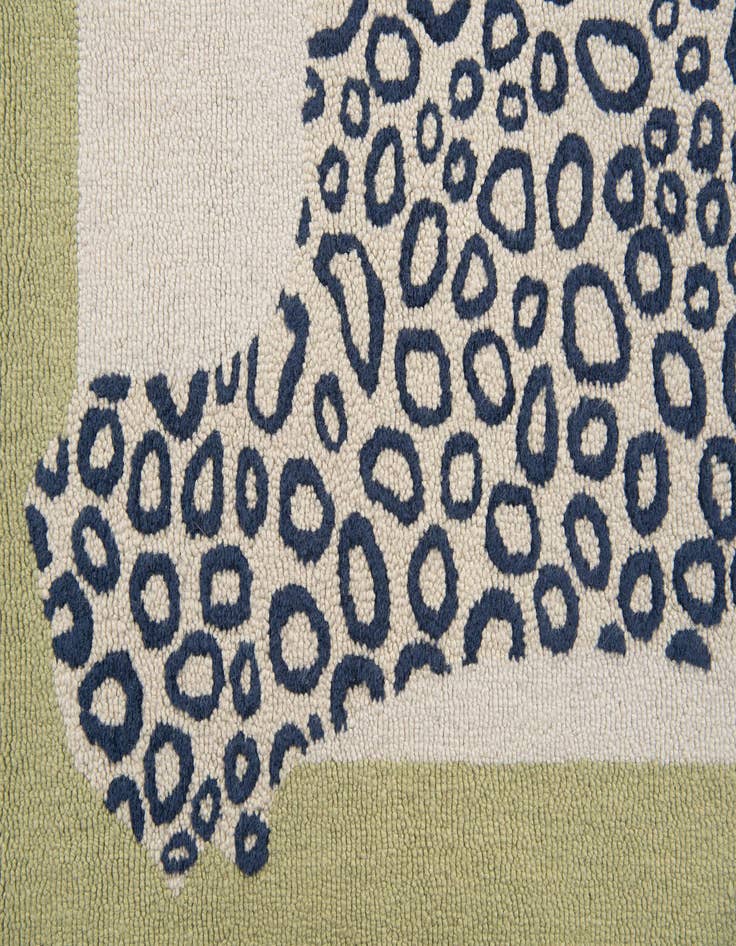 Detail image of 5' x 7' 10 Luna Rug
