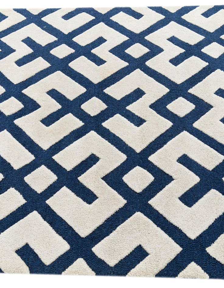 Detail image of 5' x 7' 6 Luna Rug