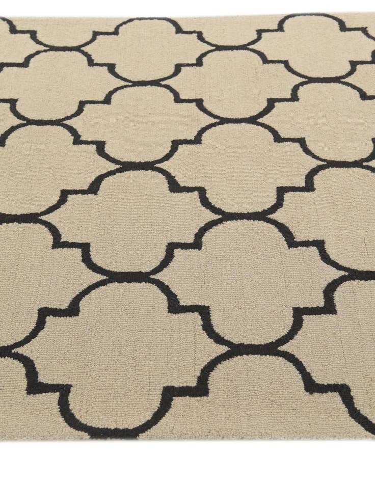 Detail image of 5' x 7' 10 Luna Wool Rug