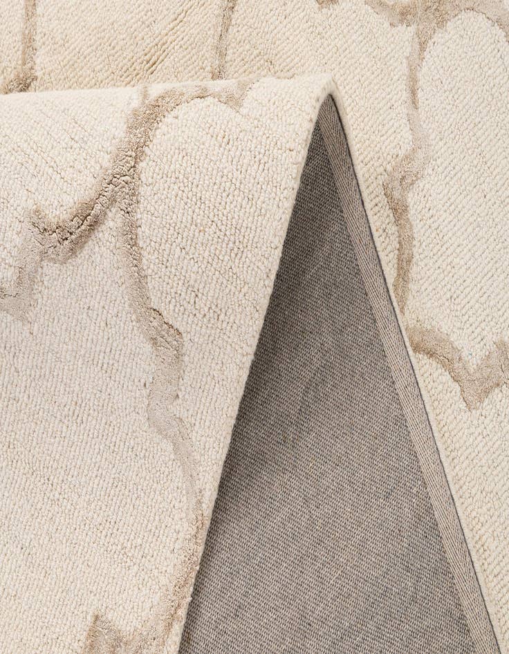 Detail image of 7' 6 x 9' 6 Luna Rug