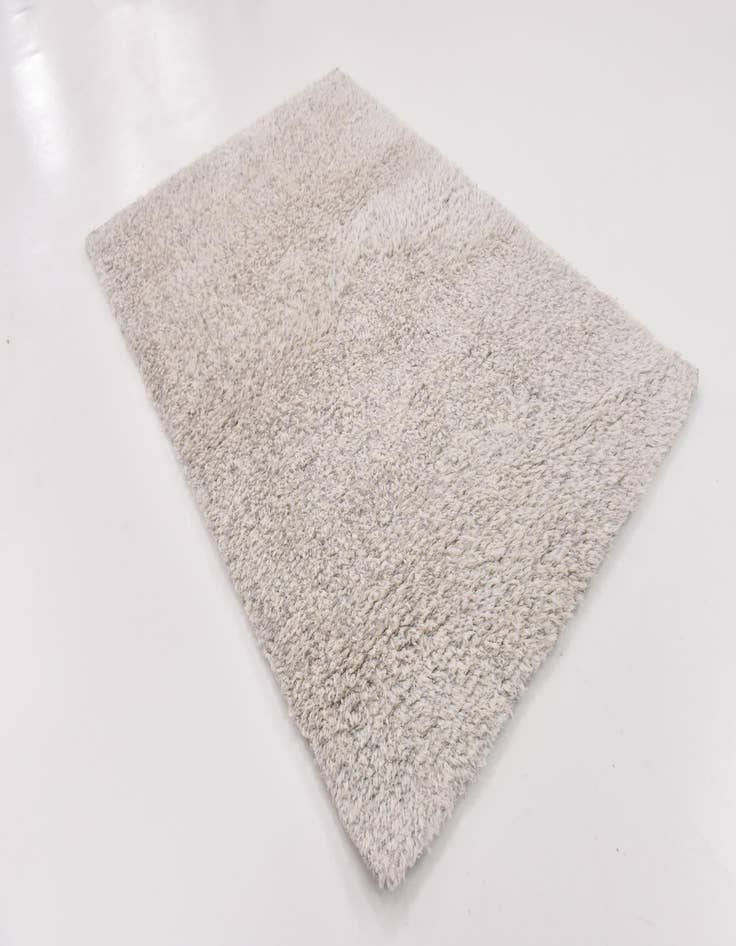 Detail image of 5' 4 x 7' 9 Luxury Solid Shag Rug