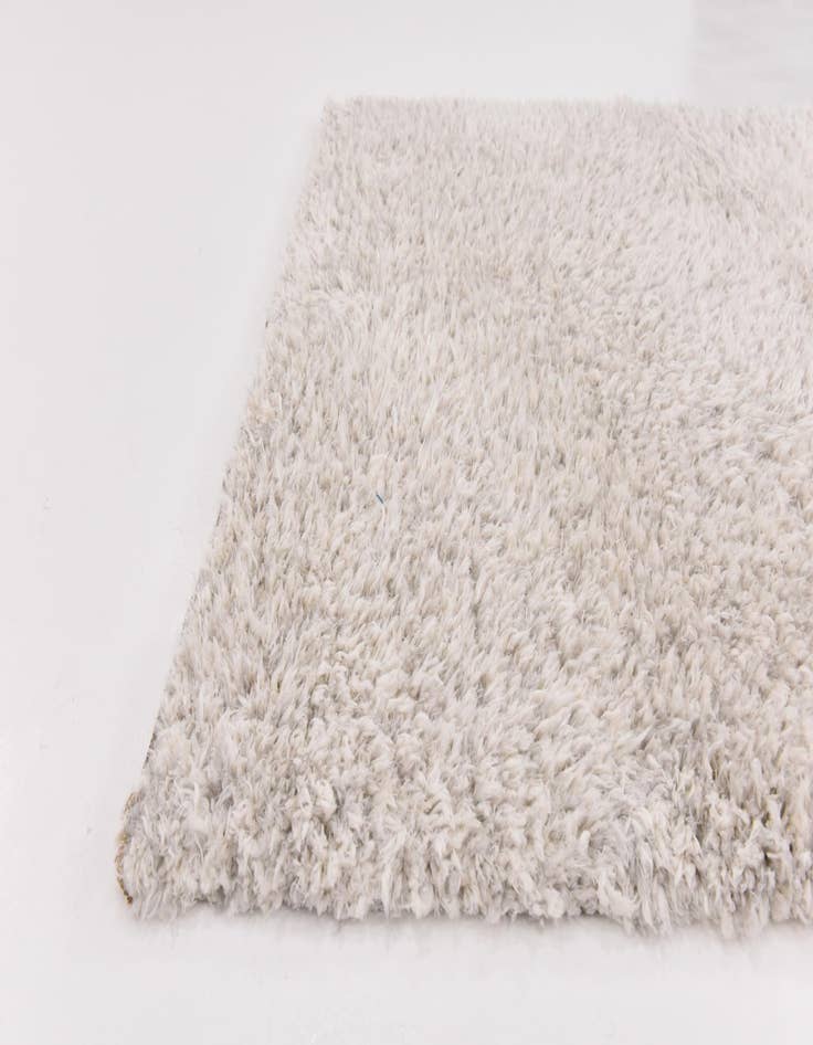 Detail image of 5' 4 x 7' 9 Luxury Solid Shag Rug